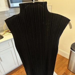 ISSEY MIYAKE PLEATS PLEASE Turtleneck Sleeveless Top | Size ４